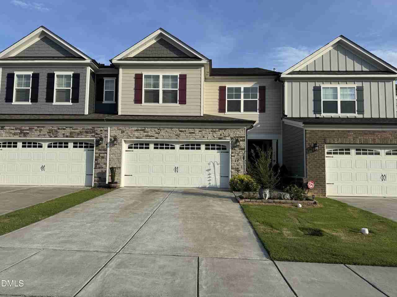 929 Haybeck Ln - Photo 2 of 28