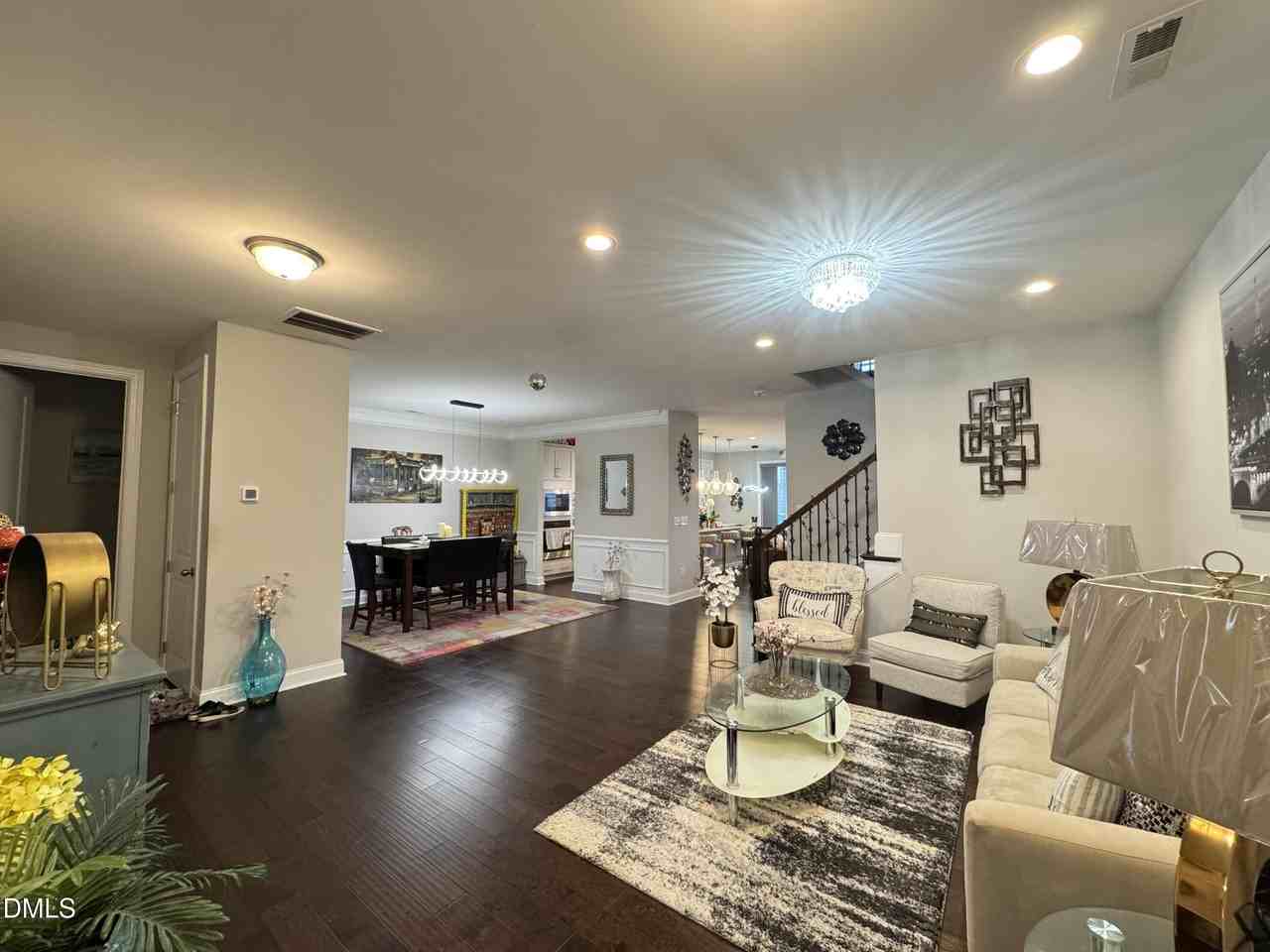 929 Haybeck Ln - Photo 4 of 28
