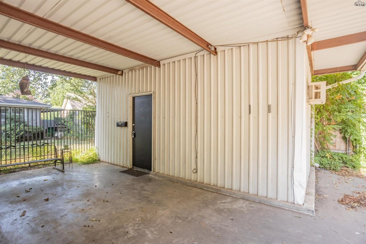 1710 Speedway Ave - Photo 2 of 8