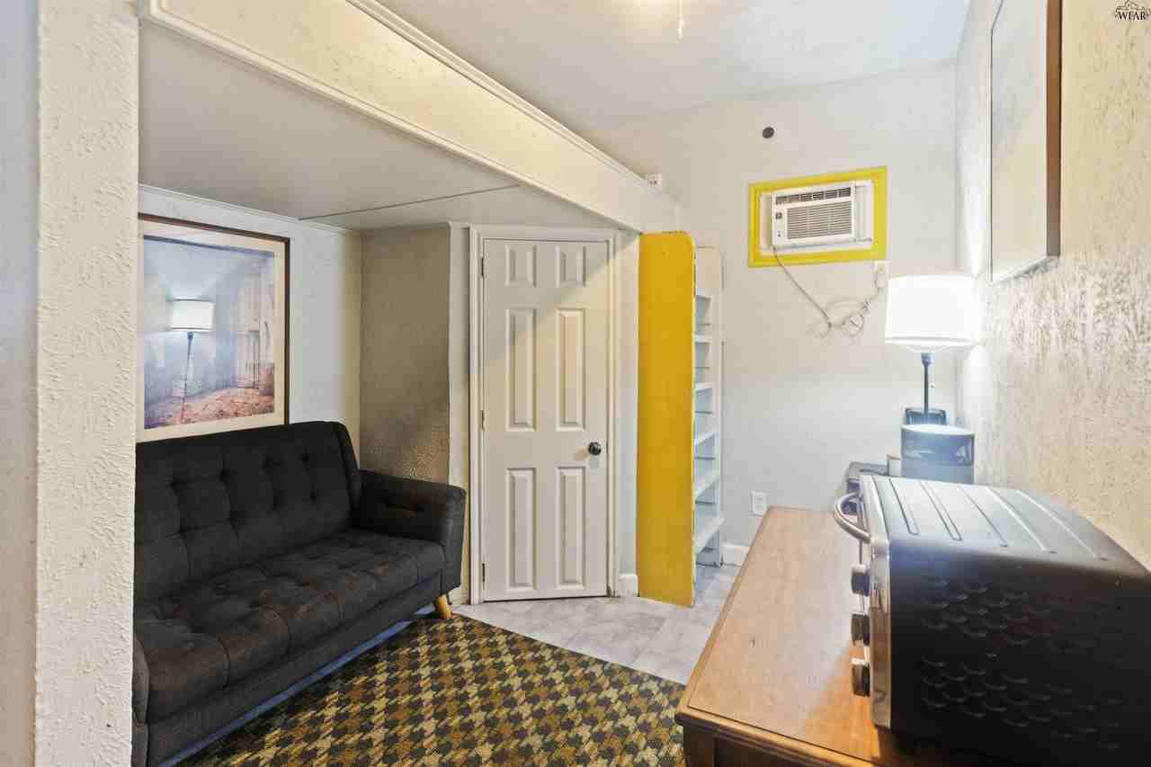 1710 Speedway Ave - Photo 3 of 8