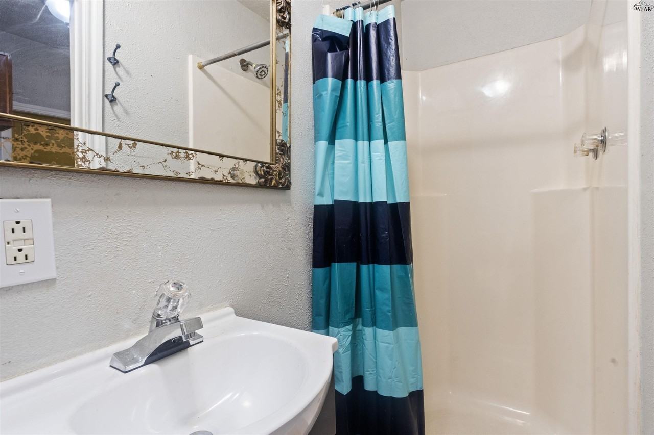 1710 Speedway Ave - Photo 7 of 8