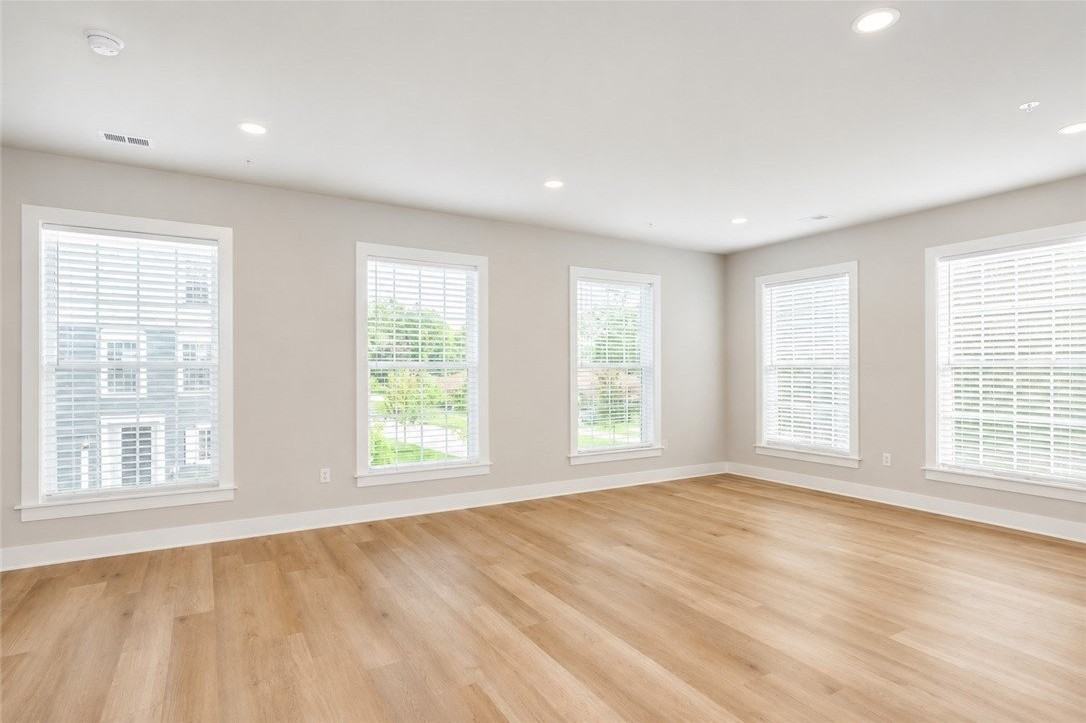 701 Halcyon Ln - Photo 4 of 50