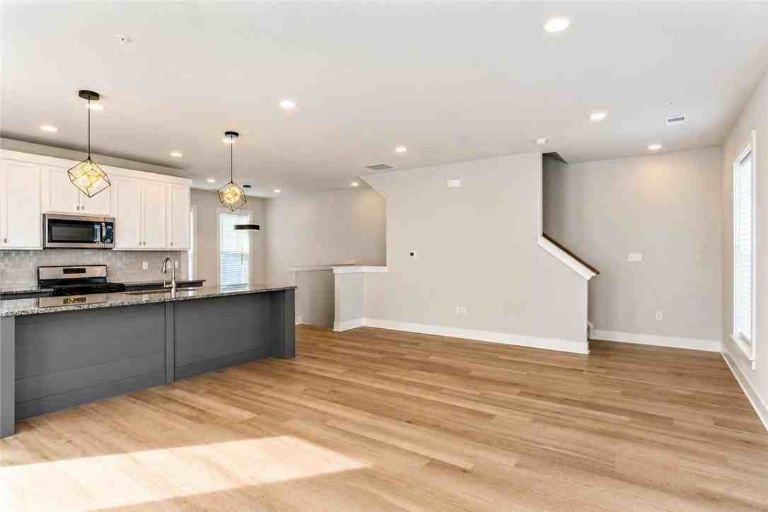 701 Halcyon Ln - Photo 6 of 50