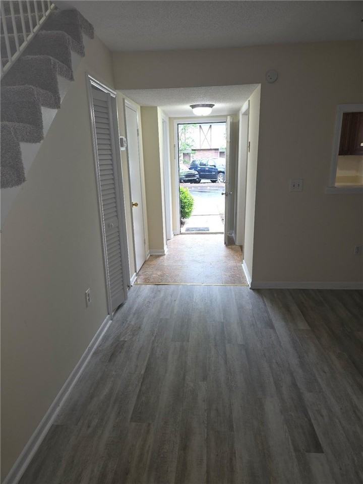 1108 Tiger Blvd - Photo 3 of 8
