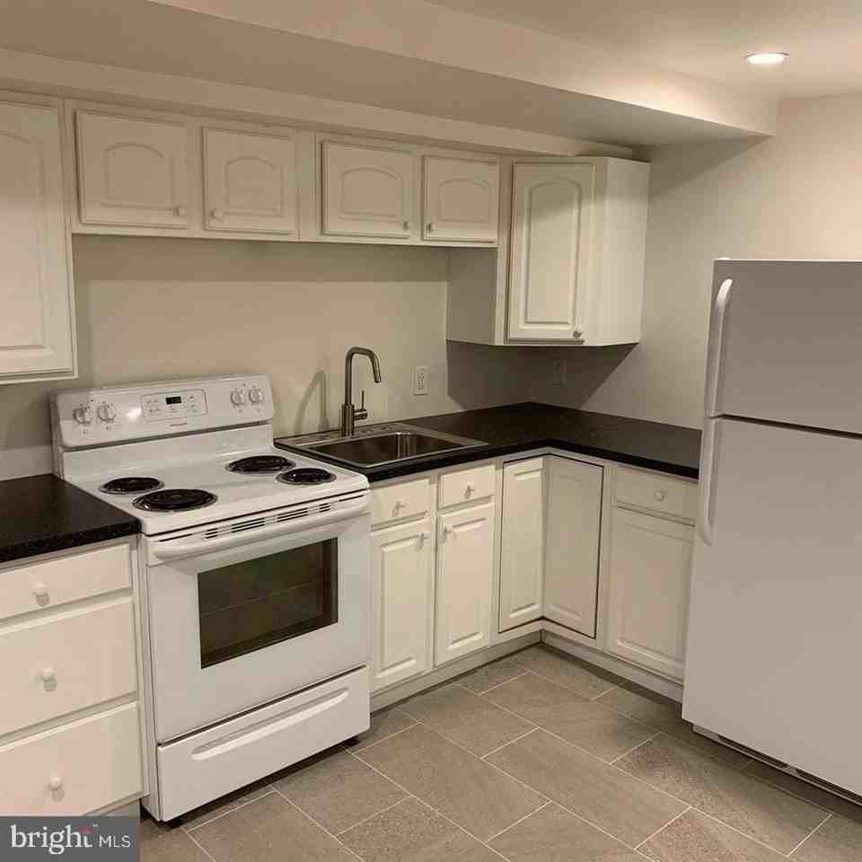 4960 Chestnut St - Photo 3 of 9