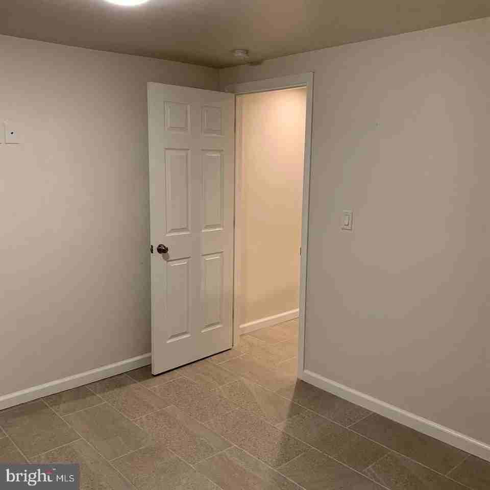 4960 Chestnut St - Photo 5 of 9