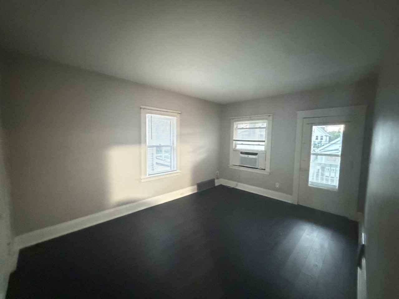 1623 Hopkins Ave #3 - Photo 4 of 11