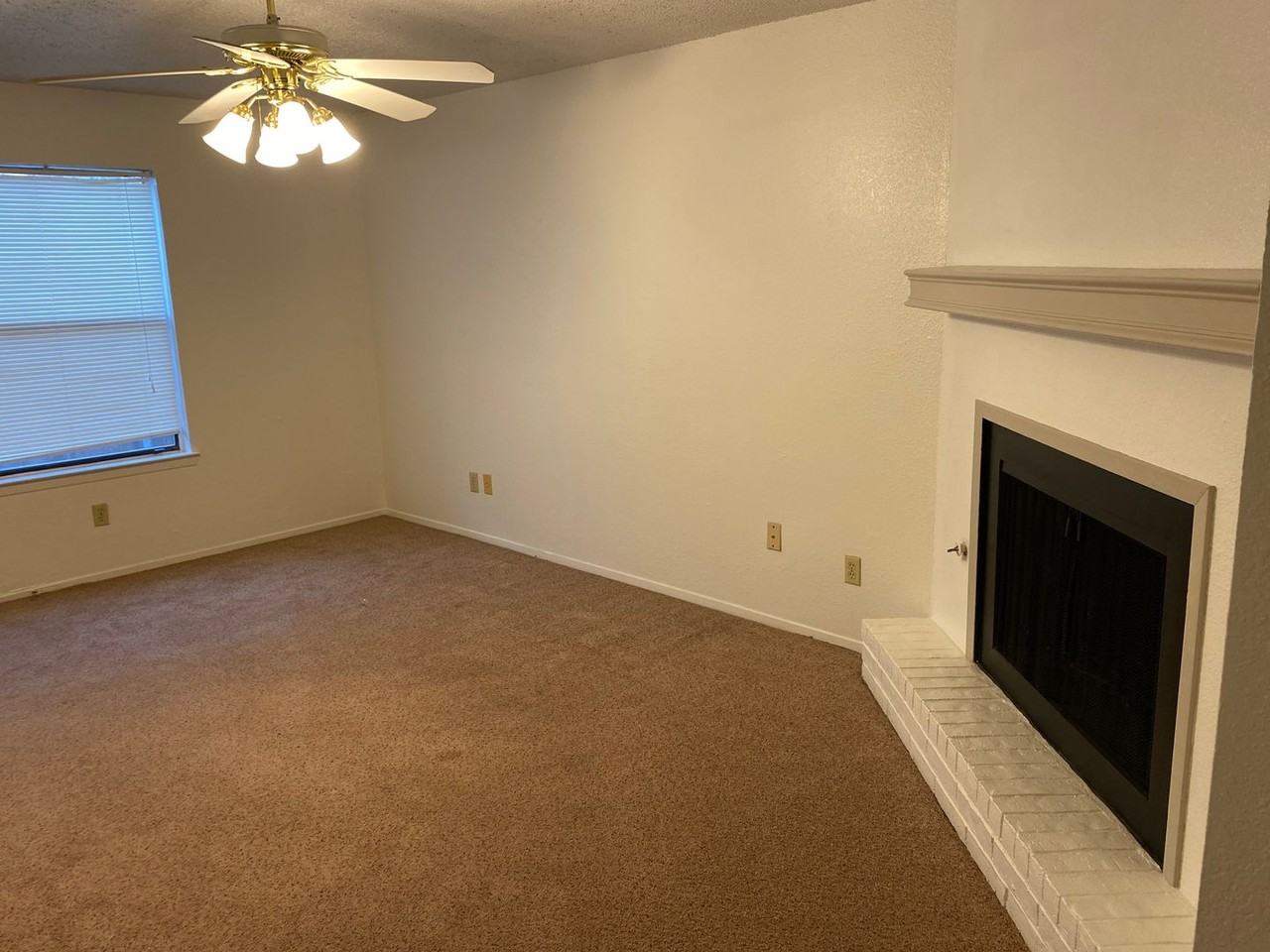 Las Colinas Apts. - Photo 5 of 29