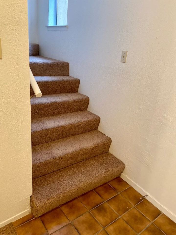 Las Colinas Apts. - Photo 6 of 29