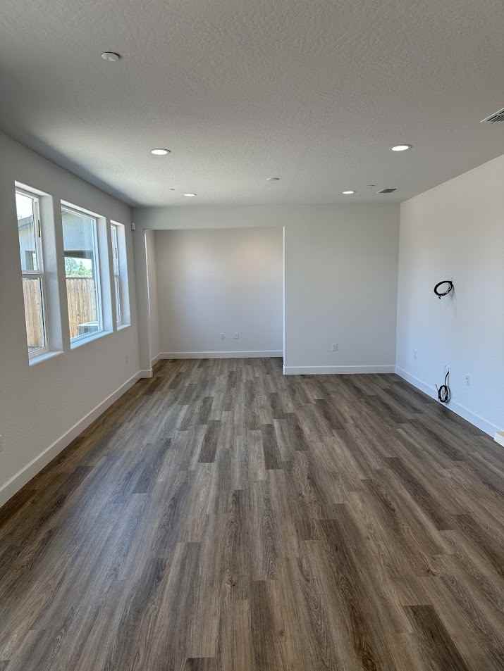 311 Peters Rd S #1 - Photo 7 of 25
