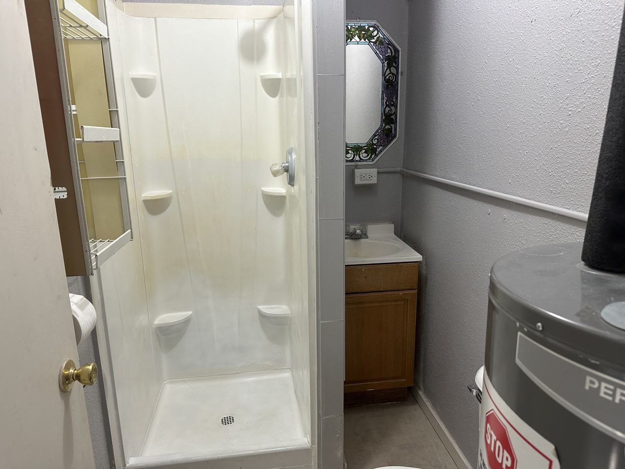 758 W G Road Cabin - Photo 3 of 6