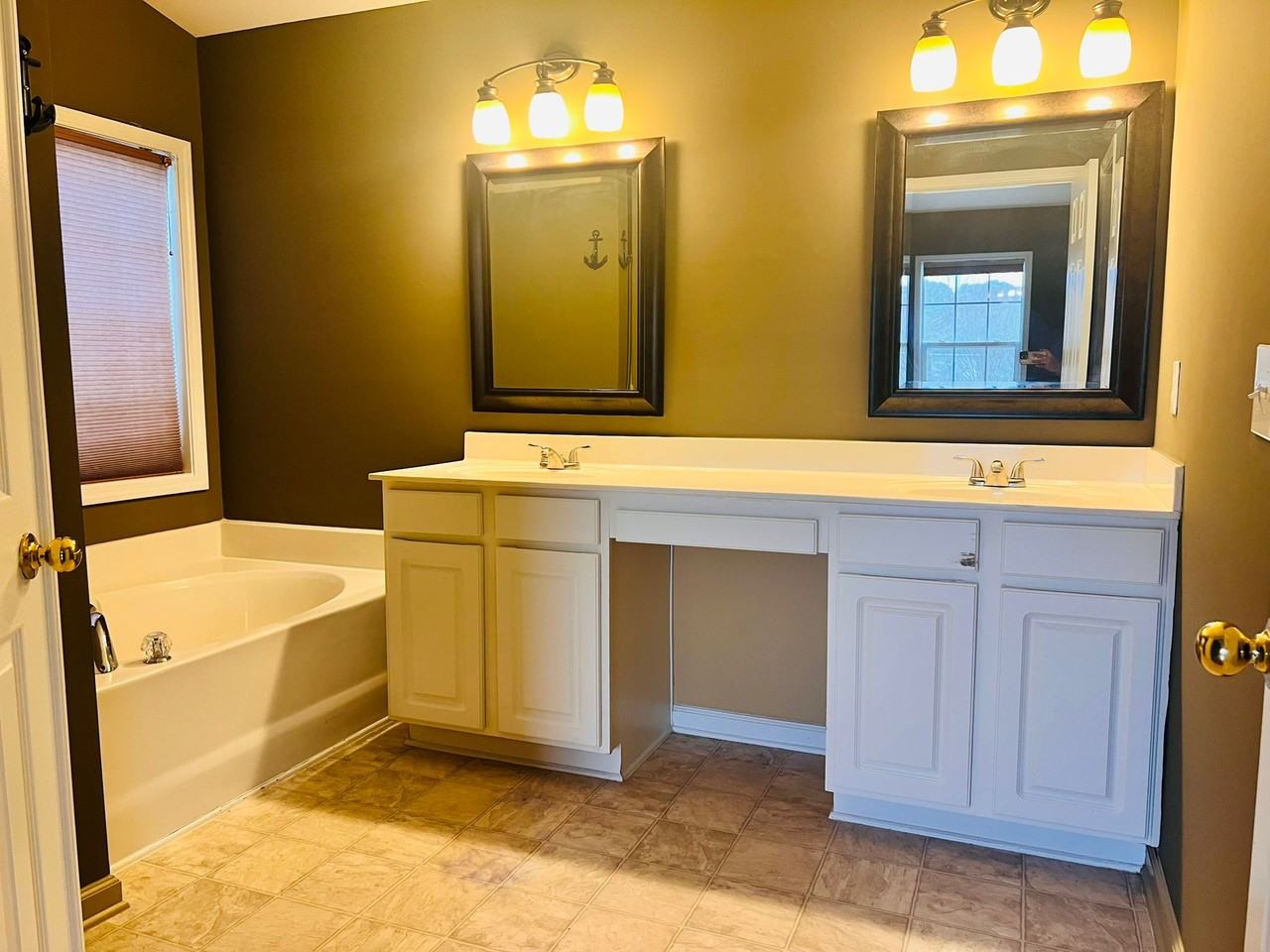 105 Charing Pl #1 - Photo 6 of 34