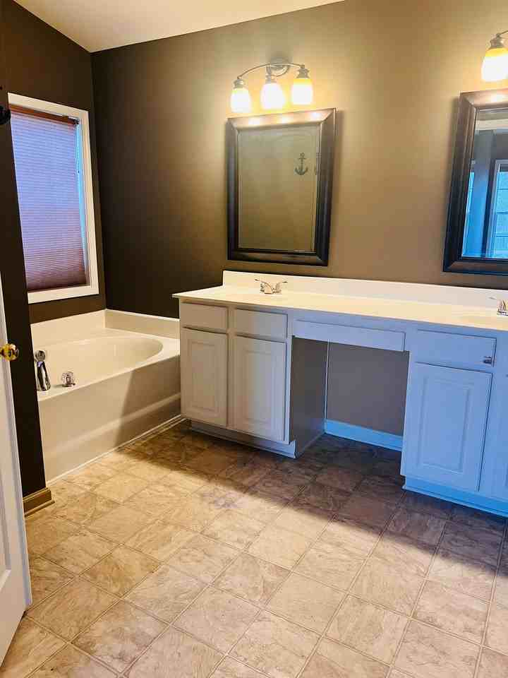 105 Charing Pl #1 - Photo 7 of 34