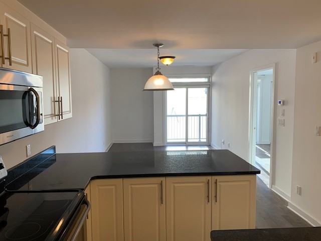 456 King Edward Ave ##309 - Photo 6 of 17