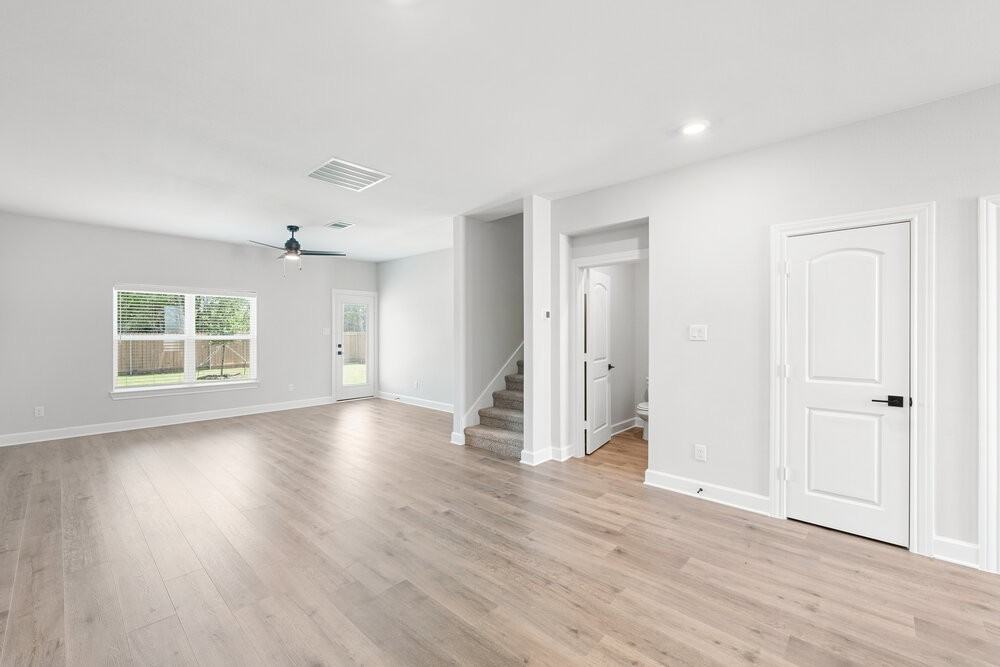 240 Live Oak Ln - Photo 6 of 23