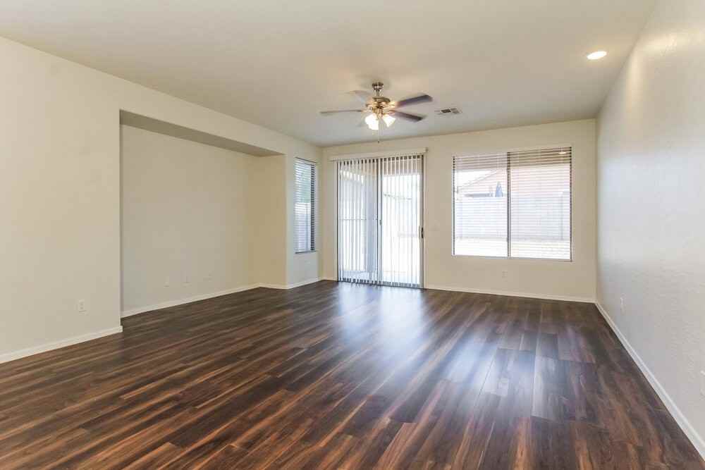 15248 W Port Royale Ln - Photo 4 of 16