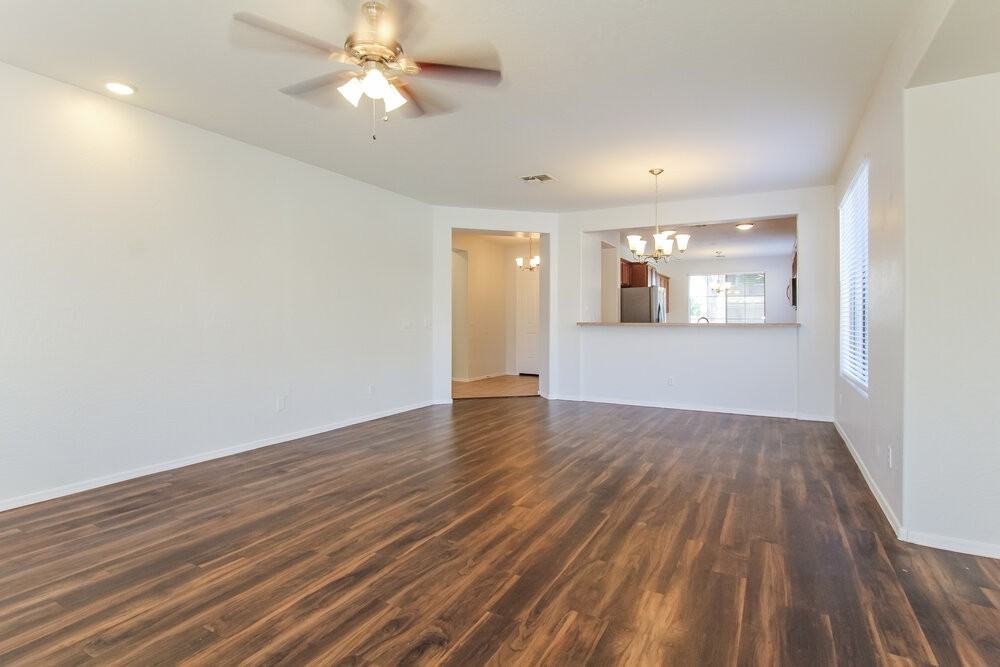 15248 W Port Royale Ln - Photo 5 of 16