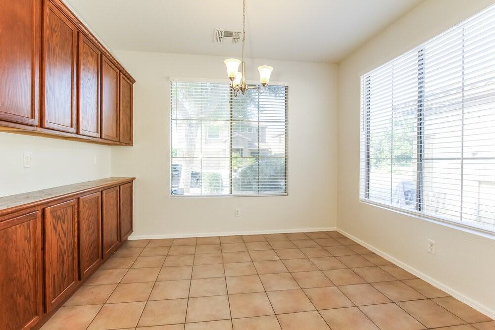 15248 W Port Royale Ln - Photo 6 of 16