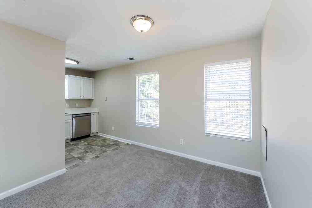 4250 Viewpoint Ln - Photo 7 of 20