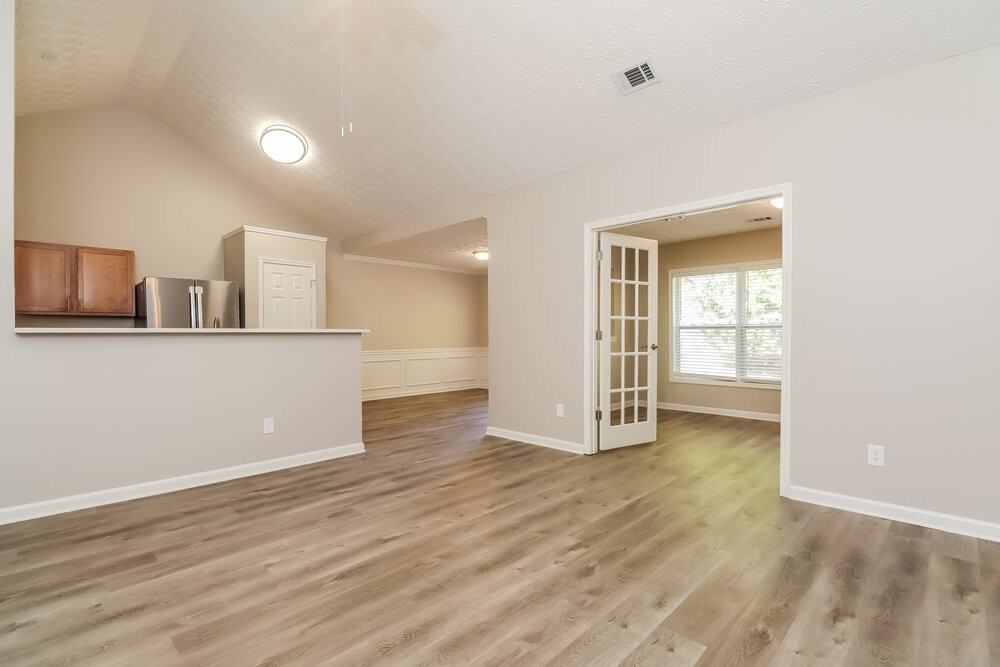 3116 Baywood Ct - Photo 4 of 16