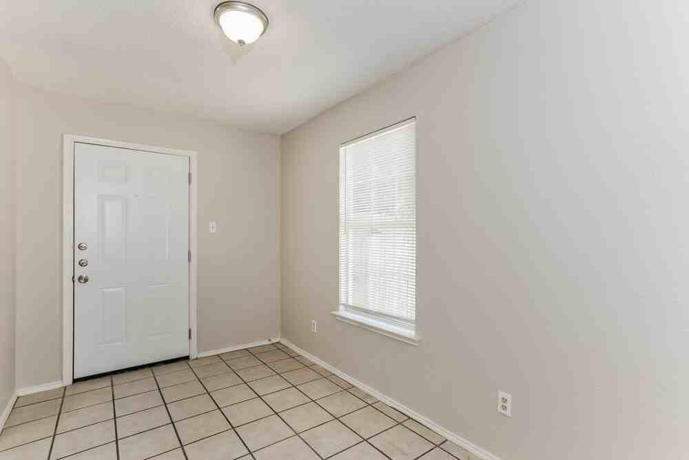 4530 Lizzy Dr - Photo 5 of 16