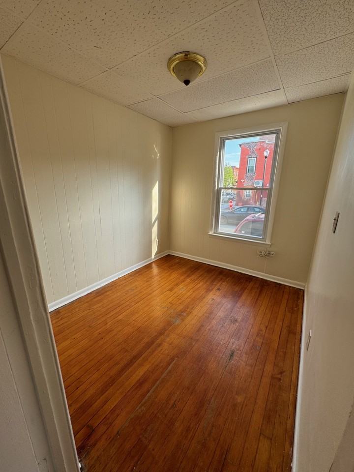 316 4th St #1 - Photo 3 of 9