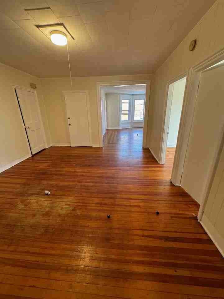 316 4th St #1 - Photo 7 of 9