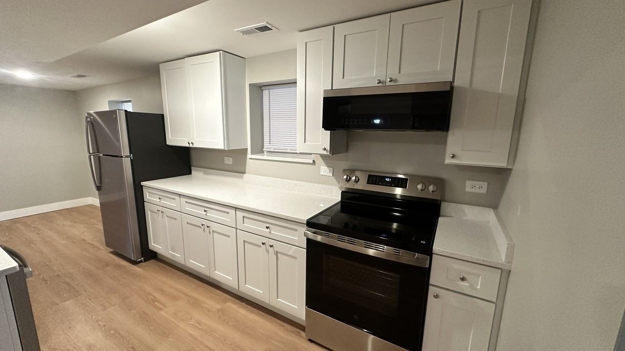 1429 N Fairfield Ave #G - Photo 2 of 21