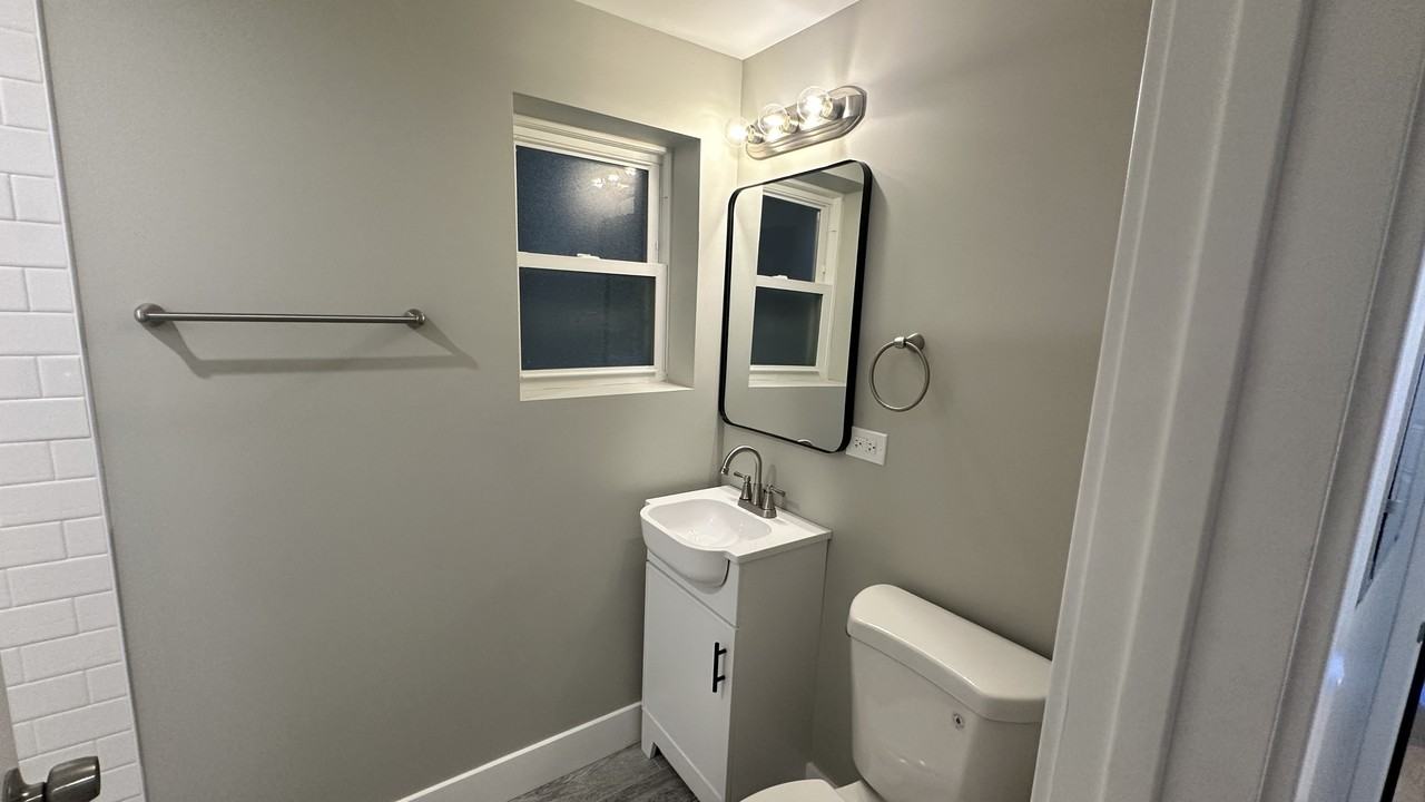 1429 N Fairfield Ave #G - Photo 3 of 21