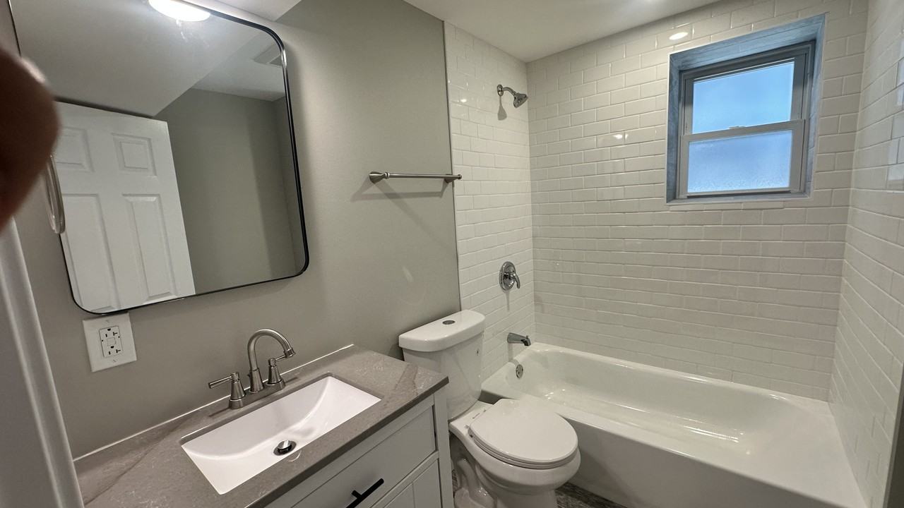 1429 N Fairfield Ave #G - Photo 7 of 21