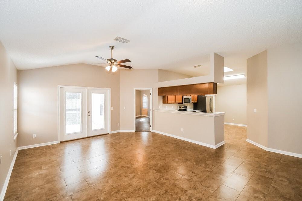 1141 Brookwood Bluff Rd E - Photo 5 of 16