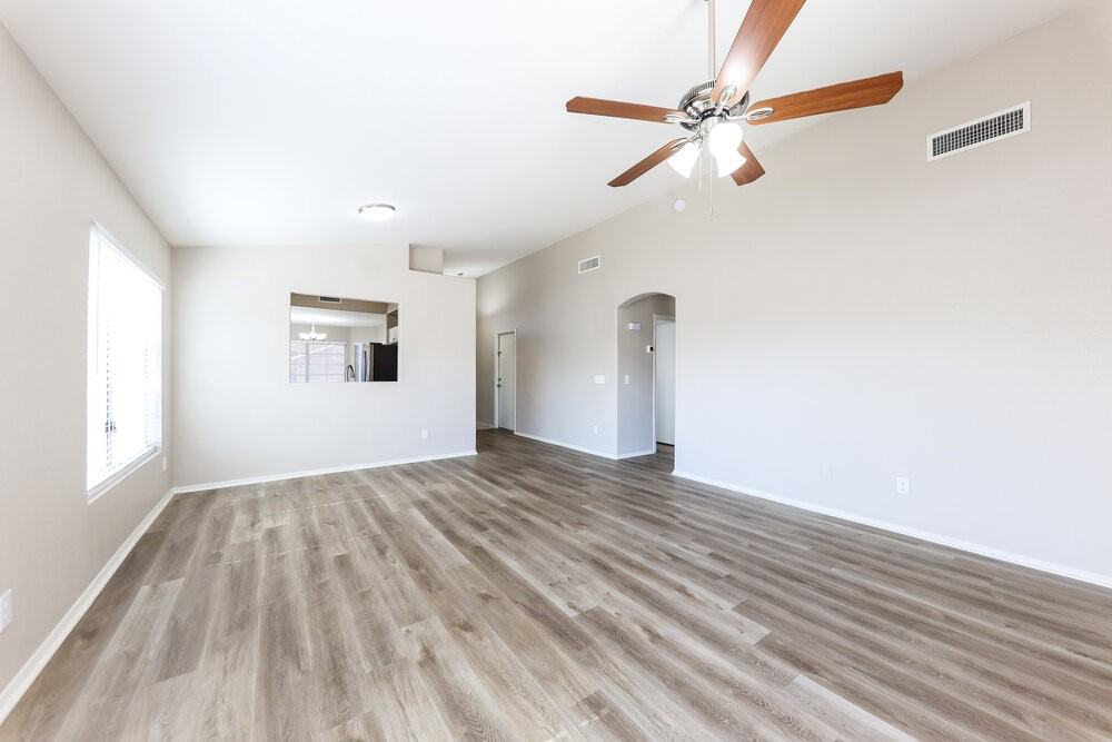 2310 E Morrow Dr - Photo 6 of 16