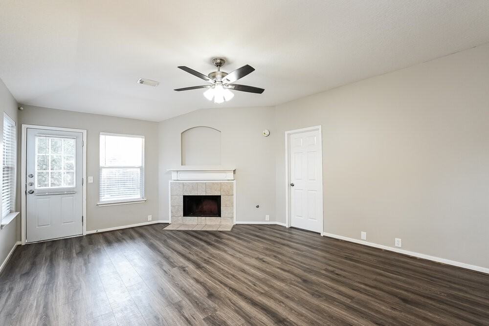 10403 Falling River Dr - Photo 6 of 16
