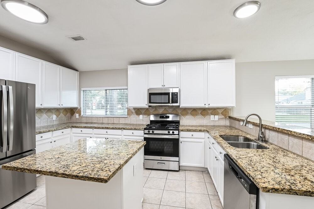 10403 Falling River Dr - Photo 7 of 16