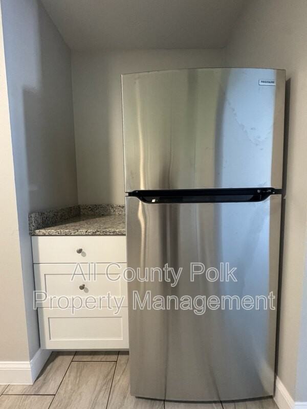 1138 Sycamore St - Photo 7 of 16