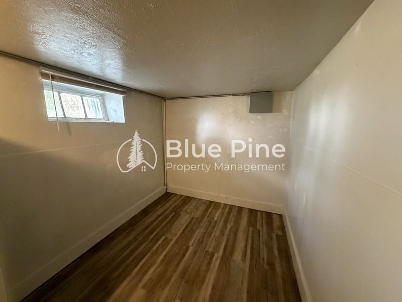 560 Oneida Ave #1 - Photo 2 of 7