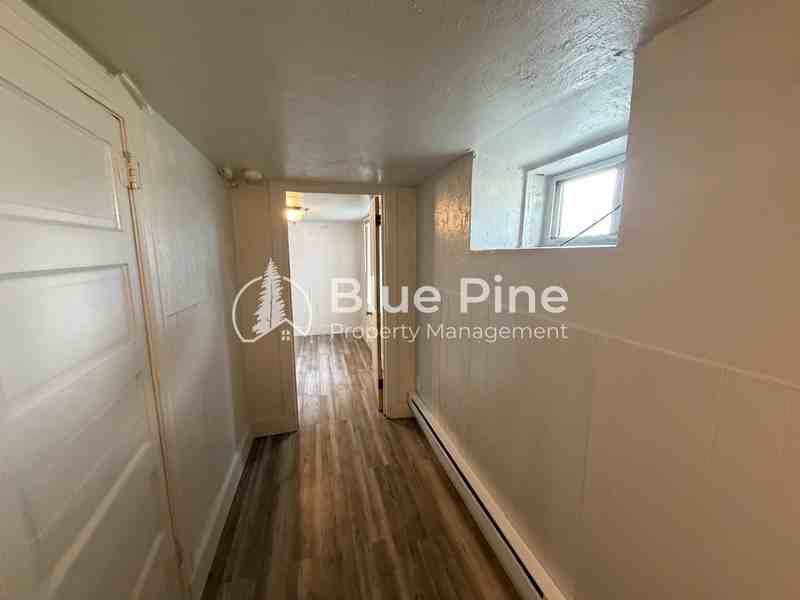 560 Oneida Ave #1 - Photo 4 of 7