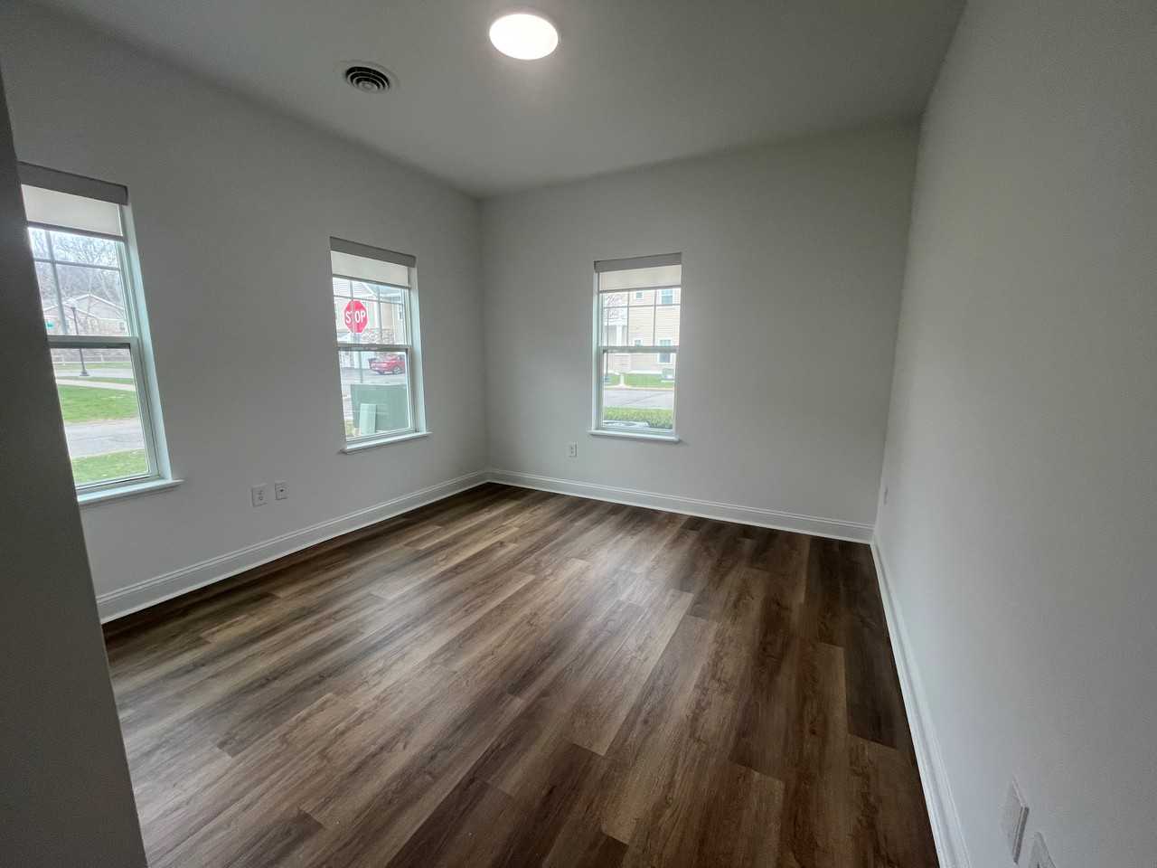 The Springs Luxury Apartments - Photo 4 of 7