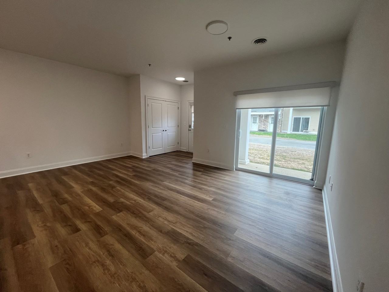The Springs Luxury Apartments - Photo 5 of 7