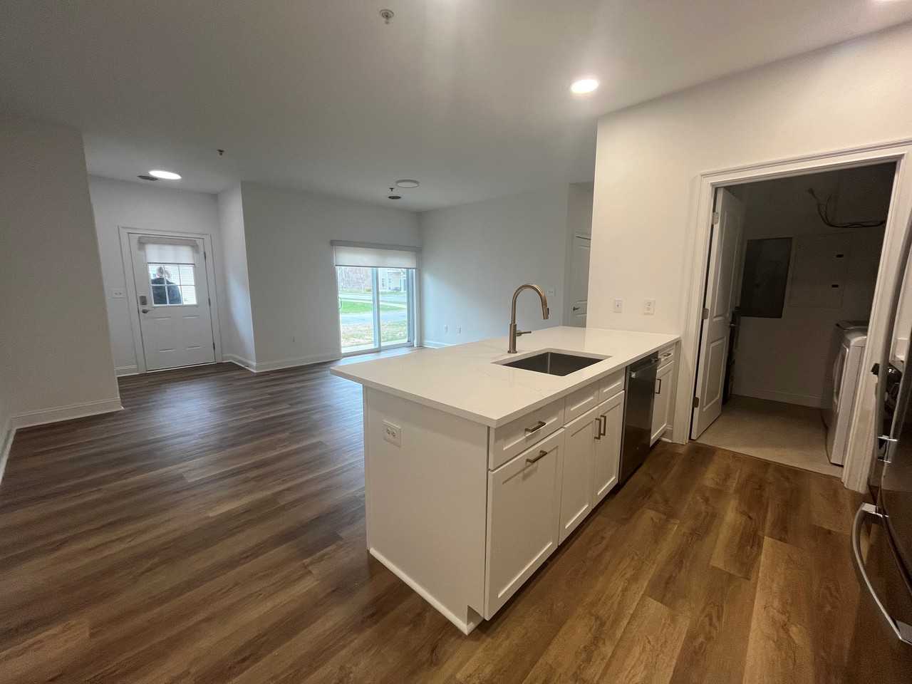 The Springs Luxury Apartments - Photo 6 of 7