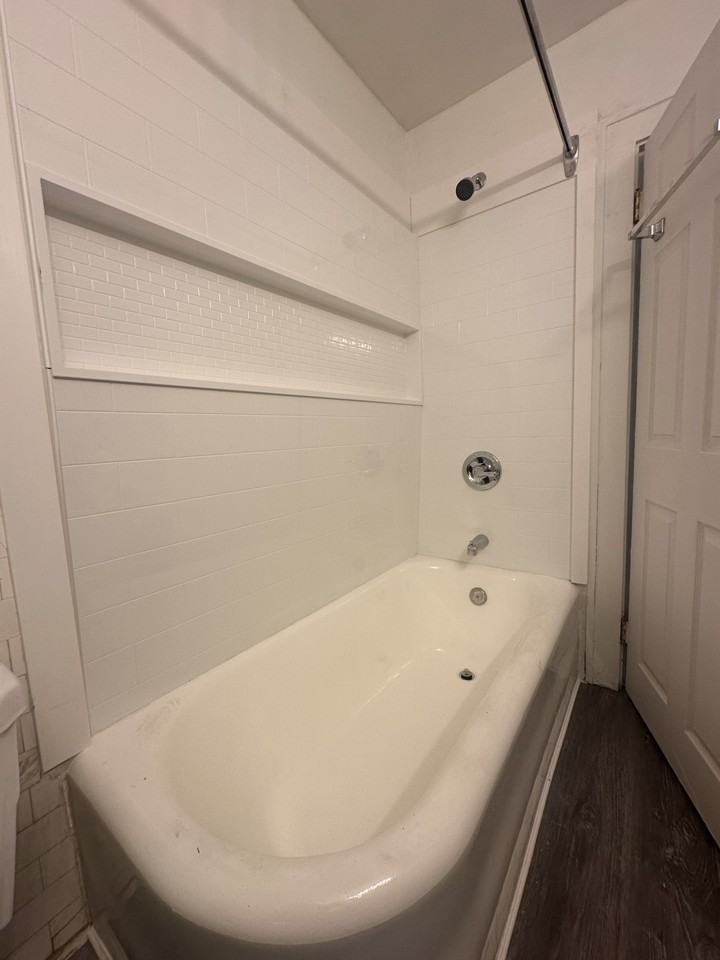 1000 1/2 S 18th St #1 - Photo 5 of 8