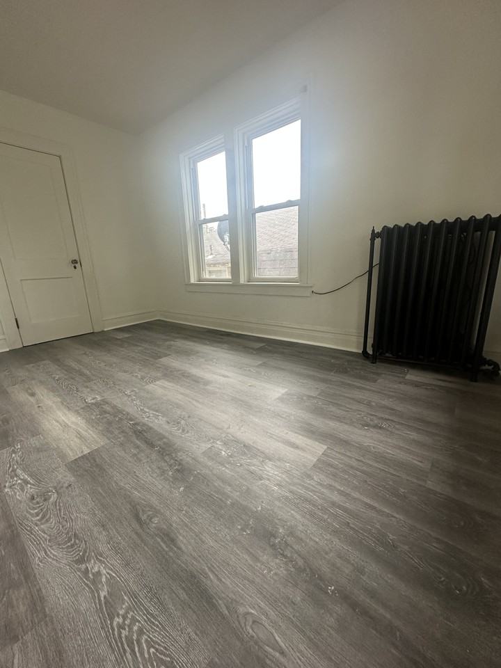 1000 1/2 S 18th St #1 - Photo 7 of 8