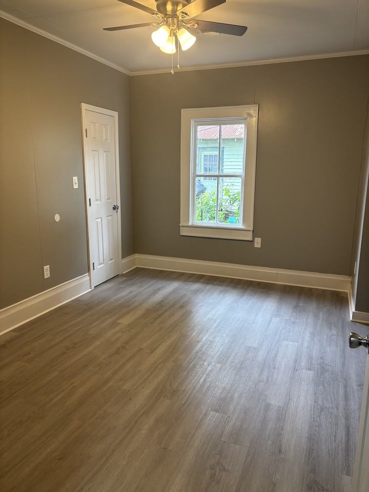 446 Carver St #1 - Photo 7 of 7
