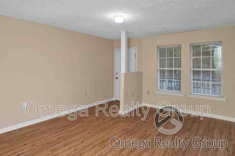156 Patton St W #G - Photo 7 of 26