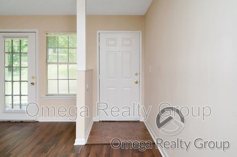 156 Patton St W #F - Photo 5 of 24