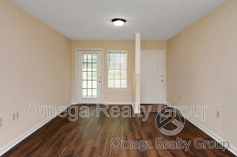 156 Patton St W #F - Photo 6 of 24