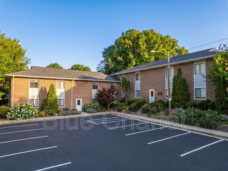 708 Ellington St - Photo 2 of 12