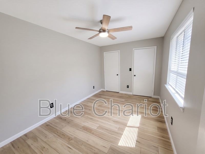 708 Ellington St - Photo 5 of 12