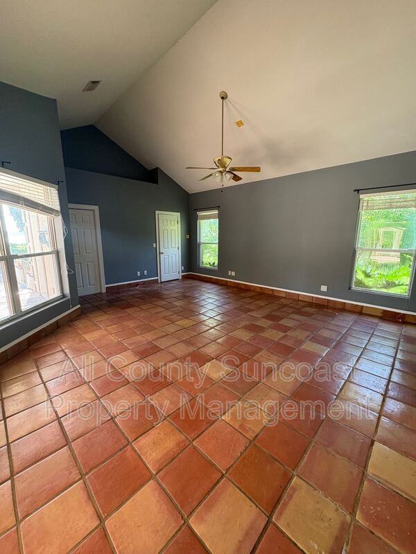 2600 Lucerne Dr - Photo 7 of 30