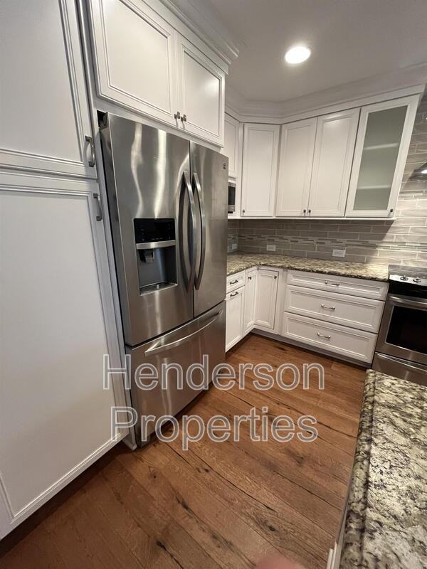9330 Timothy Ct - Photo 3 of 16